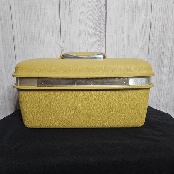 VTG Yellow Samsonite Train Case, Carry-On Cosmetic Luggage Tote - Picture 7 of 10